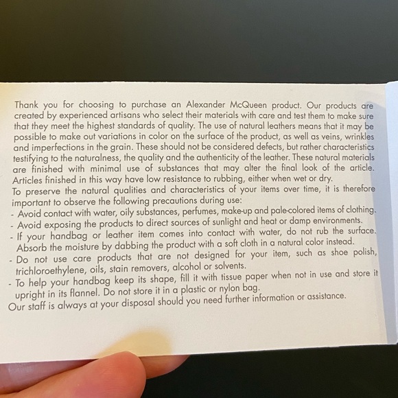 COPY - NWT LUXURY AUTHENTIC RARE Alexander McQueen red pebbled leather Key Ring… - Picture 16 of 17
